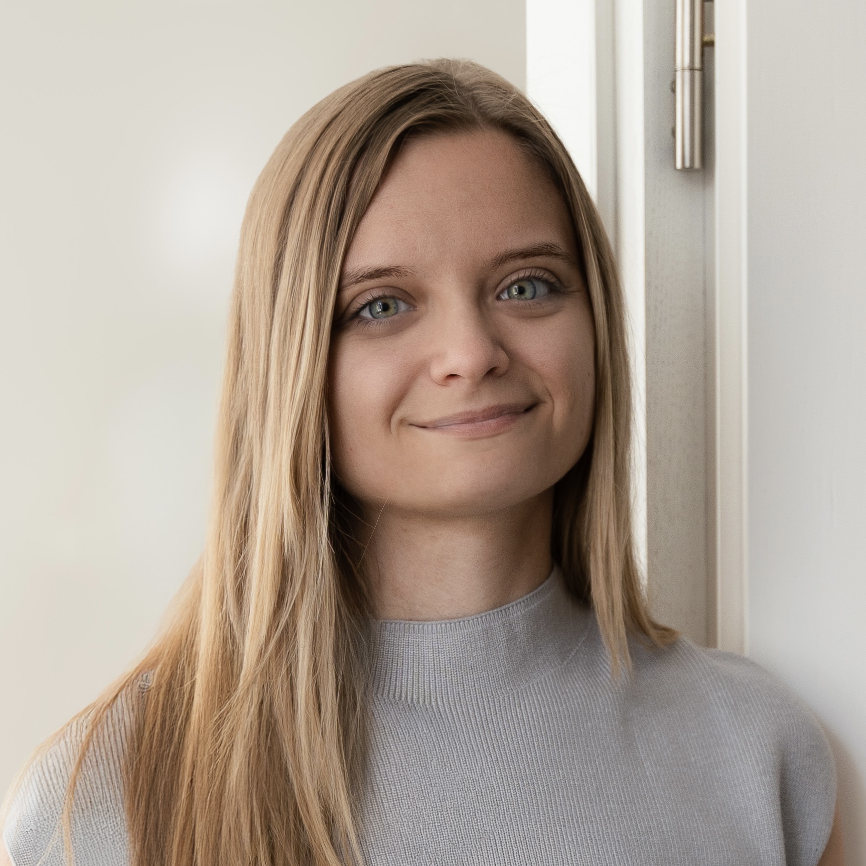 photo of arhome logo; linking to Wiktoria Debicki